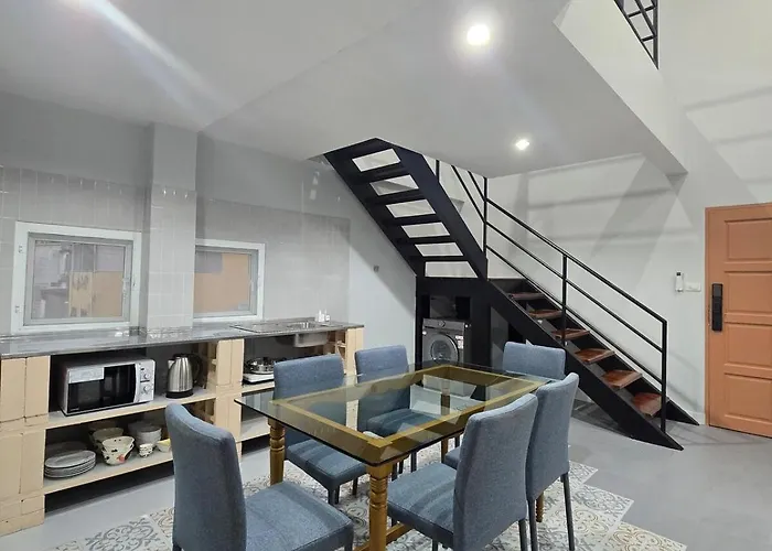 Duplex Silom No 6 アパート